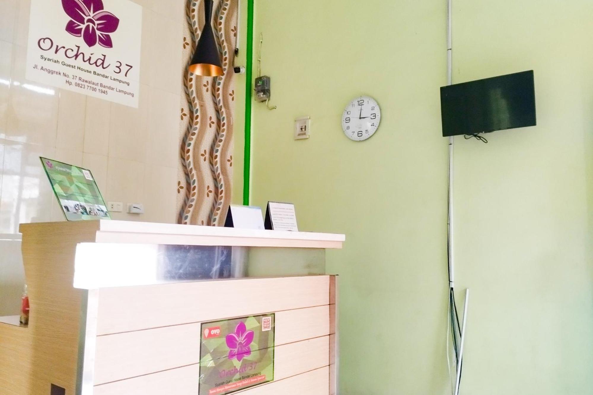 Reddoorz Syariah At Shakira Alesha Enggal Bandar Lampung Exterior foto