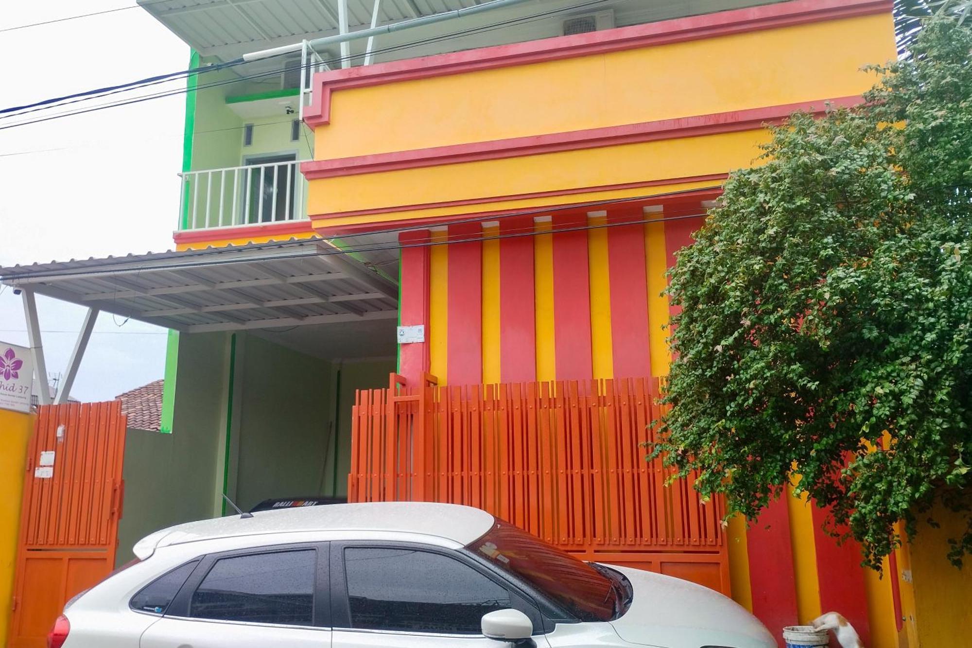 Reddoorz Syariah At Shakira Alesha Enggal Bandar Lampung Exterior foto