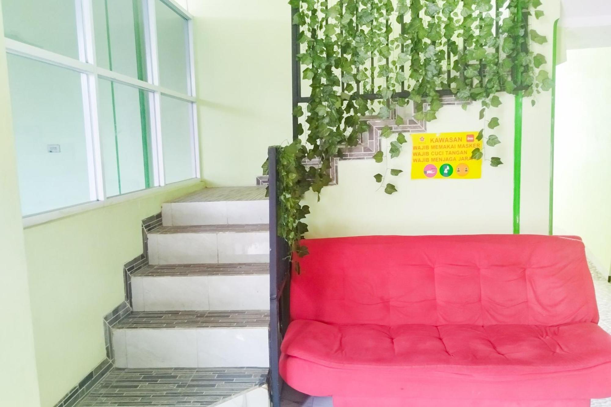 Reddoorz Syariah At Shakira Alesha Enggal Bandar Lampung Exterior foto
