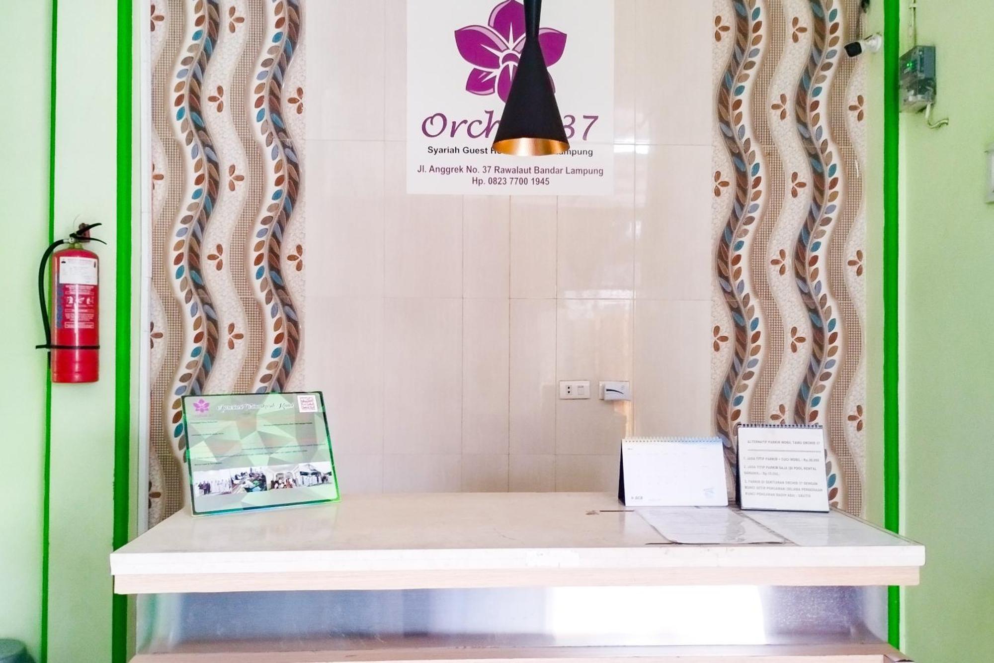 Reddoorz Syariah At Shakira Alesha Enggal Bandar Lampung Exterior foto